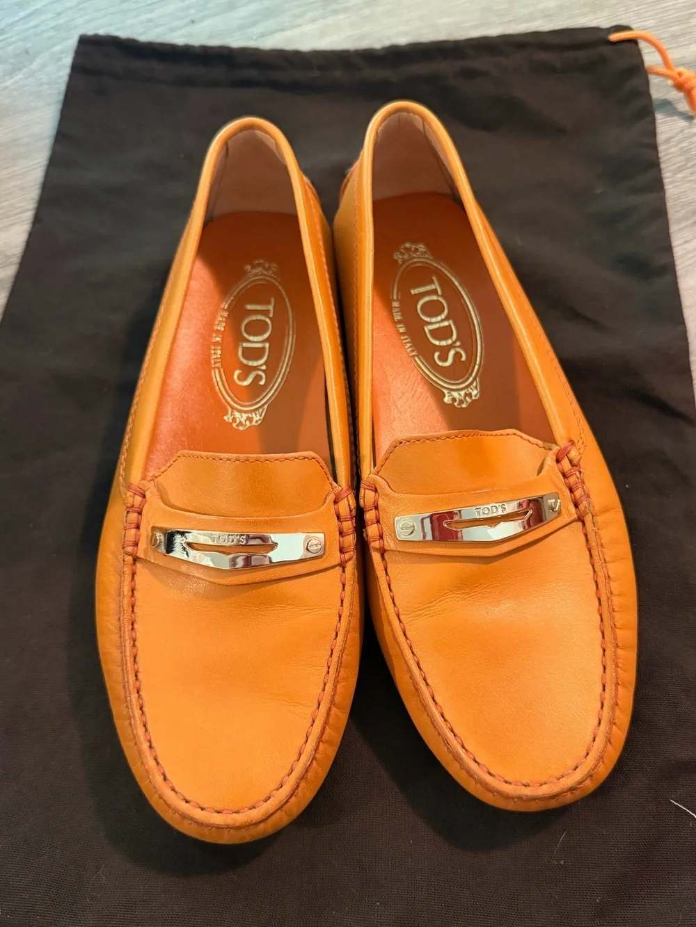 LNWB Tod's Orange Leather Driving Loafers